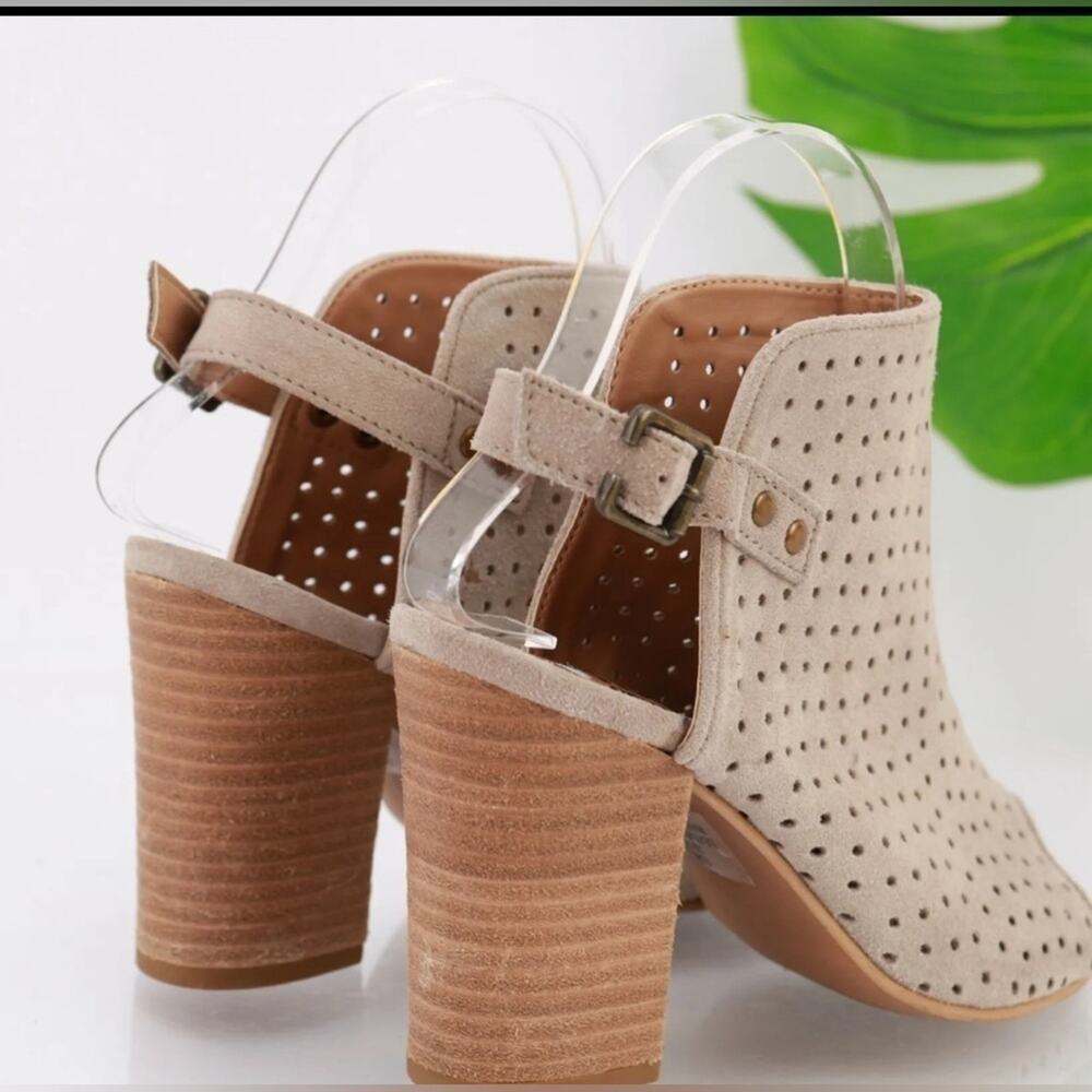 UEC DIBA LILI IVORY TAN TAUPE GENUINE LEATHER SLINGBACK BOOTIES 4” HEEL SZ 7.5 - Picture 2 of 10